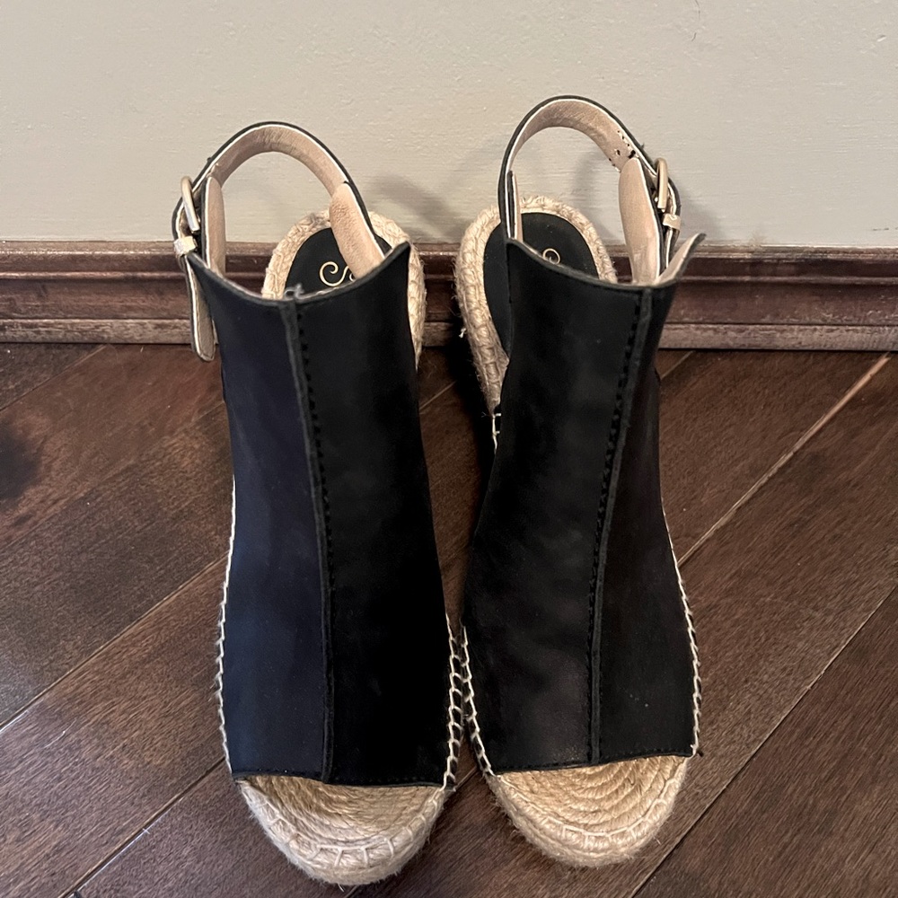 Seychelles Wedges - Picture 2 of 2